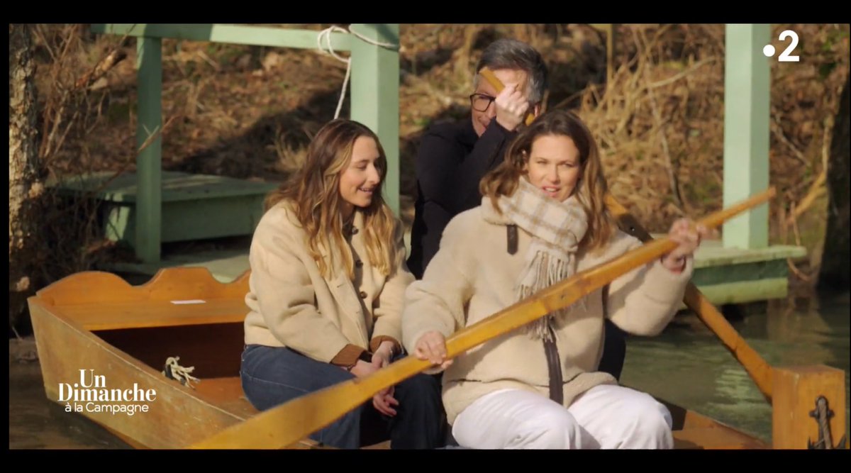 ForumLorie's tweet image. 🌿Joli moment ce dimanche avec @LoriePester dans l’émission #UnDimancheÀLaCampagne sur France 2 aux côtés de Frédéric Lopez, @VioletteDorange et @JeanLucLemoine.
Des confidences sincères, des éclats de rire et des souvenirs touchants…
◾️ Replay : france.tv/france-2/un-di…