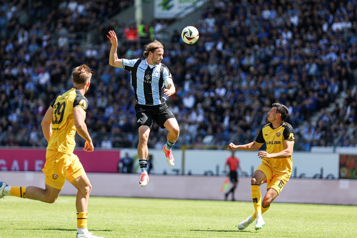 🚨Exklusiv: nach Sky Infos könnte Felix #Lohkemper Waldhof #Mannheim im Sommer verlassen. Der Stürmer (10 Tore, 3 Vorlagen) hat eine Ausstiegsklausel im niedrigen sechsstelligen Bereich. 1. FC #Saarbrücken und FC #Ingolstadt mit Interesse am 30-Jährigen.

<a href="/SkySportDE/">Sky Sport</a>