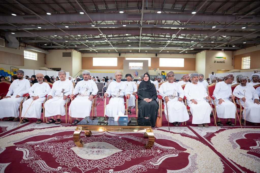 EduGovDhr's tweet photo. #تعليمية_الظاهرة  تحتفل بتكريم الطلبة الفائزين في مسابقة القرآن الكريم للعام الدراسي الحالي برعاية سعادة الشيخ الدكتور سعيد بن حميد الحارثي والي عبري ، وبحضور زوينة بنت سيف المزروعية المديرة العامة ومديري الدوائر بالمديرية ومديري المدارس وأولياء أمور الطلبة . https://t.co/dCfEV1DlOR