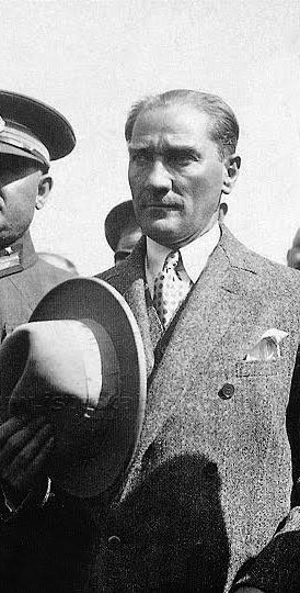 🇹🇷19 Mayıs Atatürk'ü anma, gençlik ve spor bayramımız kutlu olsun! 🇹🇷