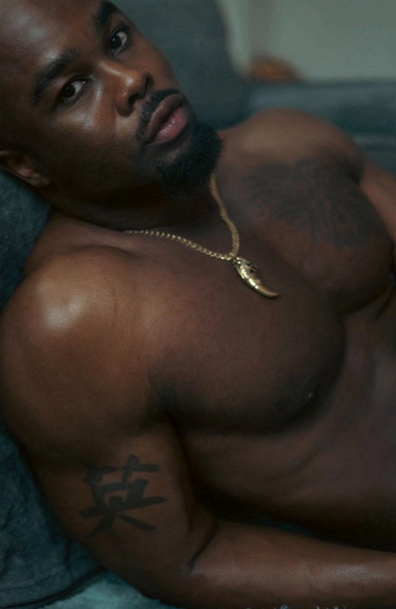matureluv1's tweet photo. Caption:
Confidence isn’t just a look—it’s a language. And I speak it fluently.

Hashtags:
#ConfidenceOnDisplay #BoldEnergy #PowerfulPresence #KingVibes #UnapologeticallyMe #MelaninMagnet #BuiltNotBroken #StrengthAndStyle #OwnTheMoment #CommandTheRoom https://t.co/jfEkBVypeH