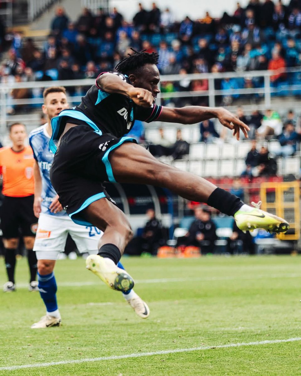 Striker Prince Kwabena Adu helped his club #ViktoriaPlzen with an assist to beat Olomouc 2-1 on the road in the Czech 🇨🇿 #ChanceLiga last Sunday.

#arthurlegacysports