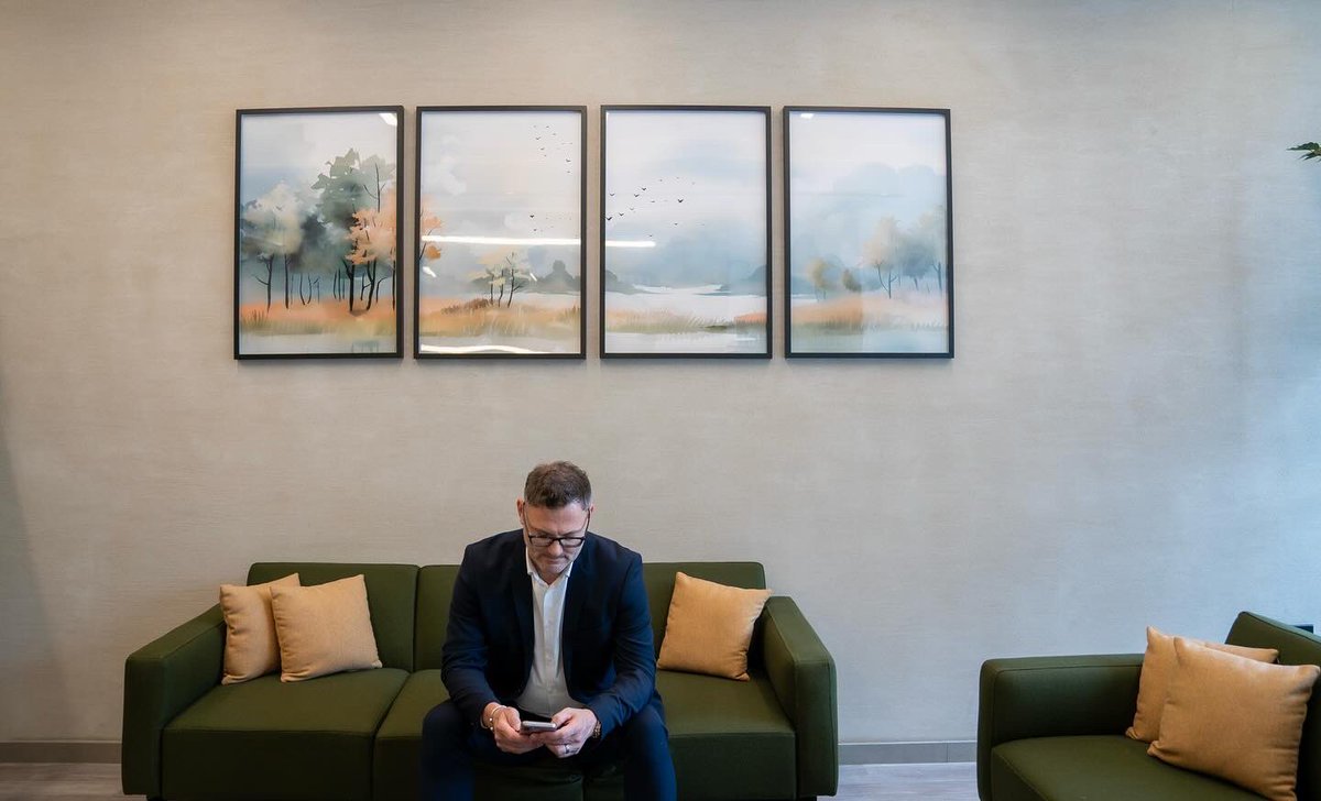 Orbit_UK's tweet image. Modern, simple and soft seating✨

#MyOrbitSpace #commercialofficespace #receptionarea #birchwood