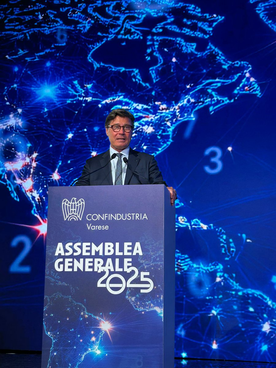 Non basta sapere, dobbiamo anche applicare; non è abbastanza volere, dobbiamo anche fare.

Termina con Goethe e con un messaggio di gratitudine il mandato di <a href="/RobertoGrassiVA/">Roberto Grassi</a> auspicando in un futuro visione comune del sistema Varese e del Paese x un'impresa migliore per tutti