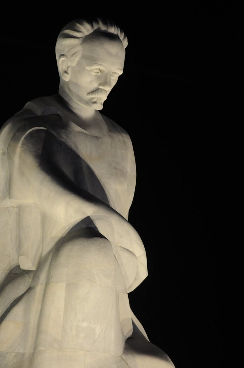 José Martí hombre extraordinario de Cuba y el mundo. Para ti nuestro homenaje hoy y siempre. #DeCaraAlSol #MartiEntreNosotos #Santiago