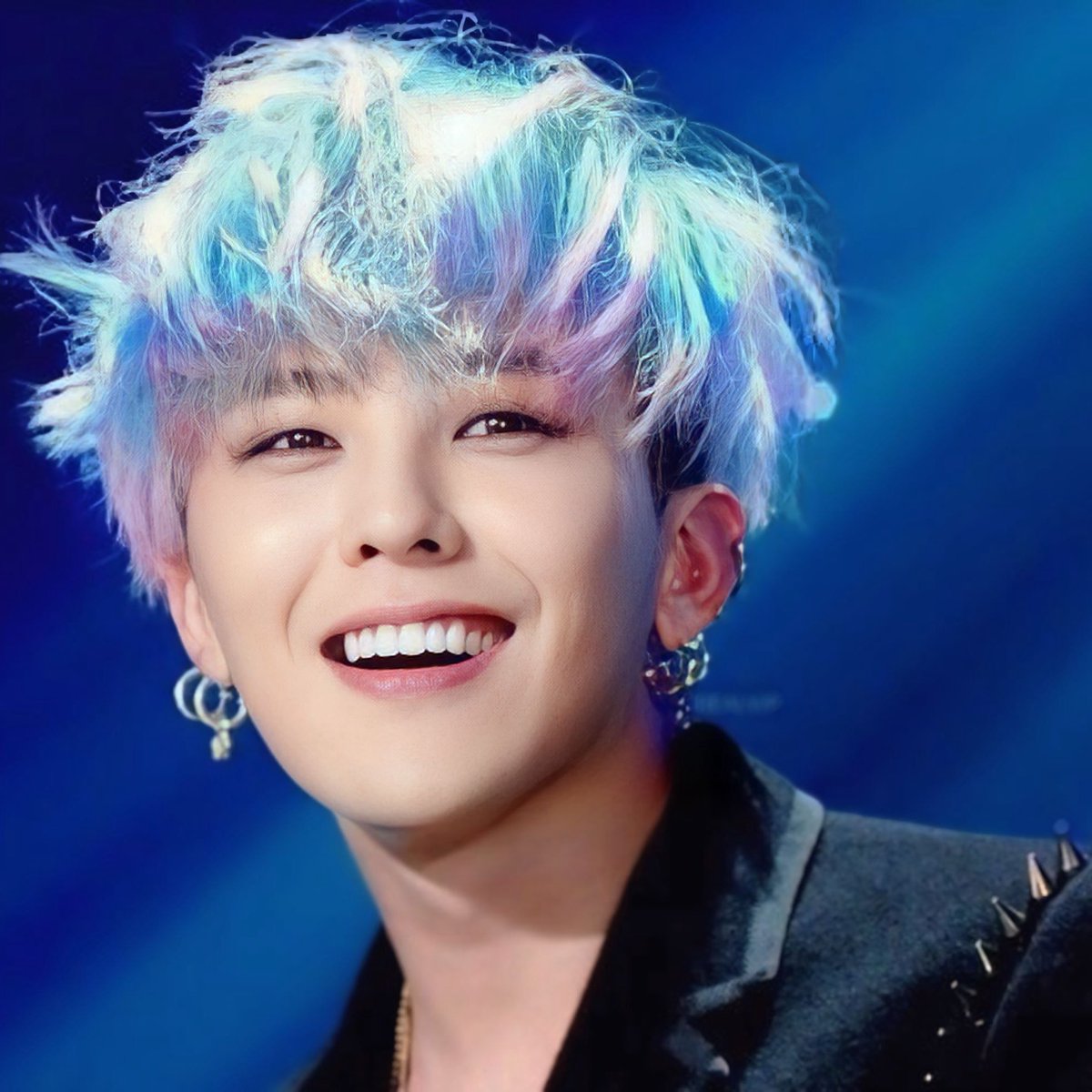 소다 지용 VS 솜사탕 지용 

행복합니다