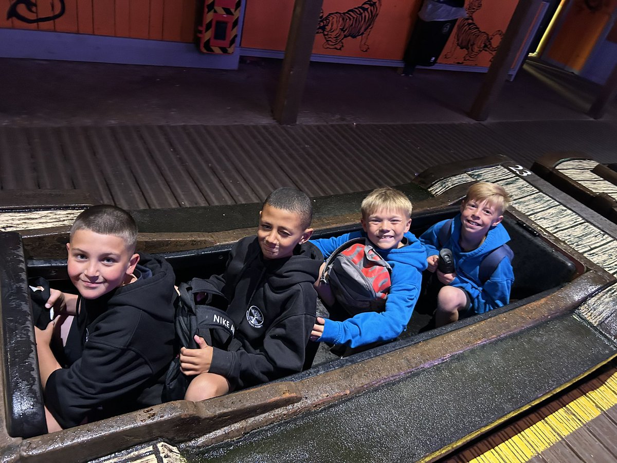 BrookfieldSM3's tweet photo. Making memories (and getting drenched!) on Tiger Rock today with Year 6 at Chessington! What a ride! 😄🌊 #ChessingtonWorldOfAdventures #Year6Fun #LEO https://t.co/zL0eefEGeb