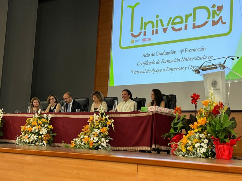 15 Jóvenes con #discapacidadintelectual se gradúan por la Universidad de #Jaén (<a href="/ujaen/">Universidad de Jaén</a>) en un curso de formación para el #empleo.

VIII edición del programa #UniDiversidad, impulsado por Fundación ONCE con el apoyo del FSE 🇪🇺

bit.ly/4k0Kdh8