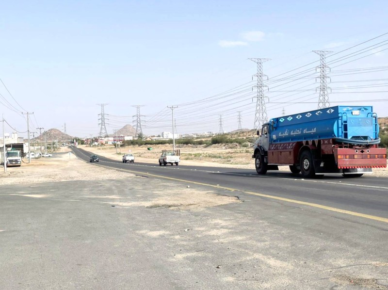 alkhatami4's tweet photo. @tc_gov إلى متى وطريق جليل بهذا المسار الواحد ؟ والى متى ونحن نشاهد هذه الحوادث الكارثيه إلى متى ونحن نسمع بين الحين والآخر حادث على طريق جليل وفيه وفيات والى متى والى متى .... طريق يخدم ضاحية الاسكان والإسكان التنموي وعدد السكان كل يوم في ازدياد . نتمنى أن نجد إجابات يأ أمانة الطائف ؟!! https://t.co/AENSuz4xU8