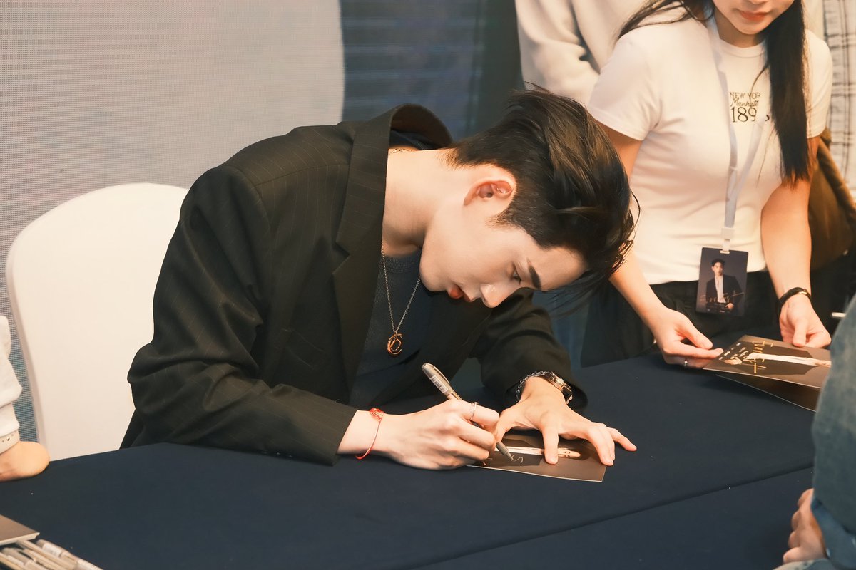 valo_ent tweet media