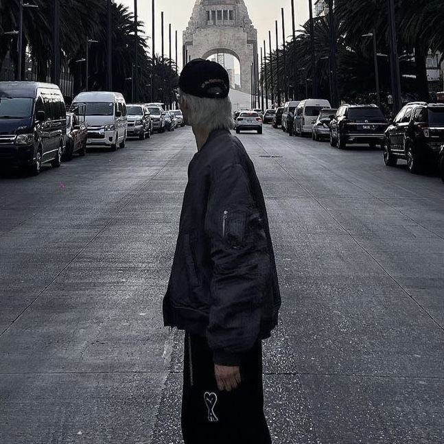 _r__e___m____'s tweet photo. #remmark 
Through 𝐑𝐄𝐌 — where 이마크 captures the unspoken glimpses of rhythm, reflection, and the art between moments, a lens into his quiet chaos and creative soul. https://t.co/t5IUEEXhCE