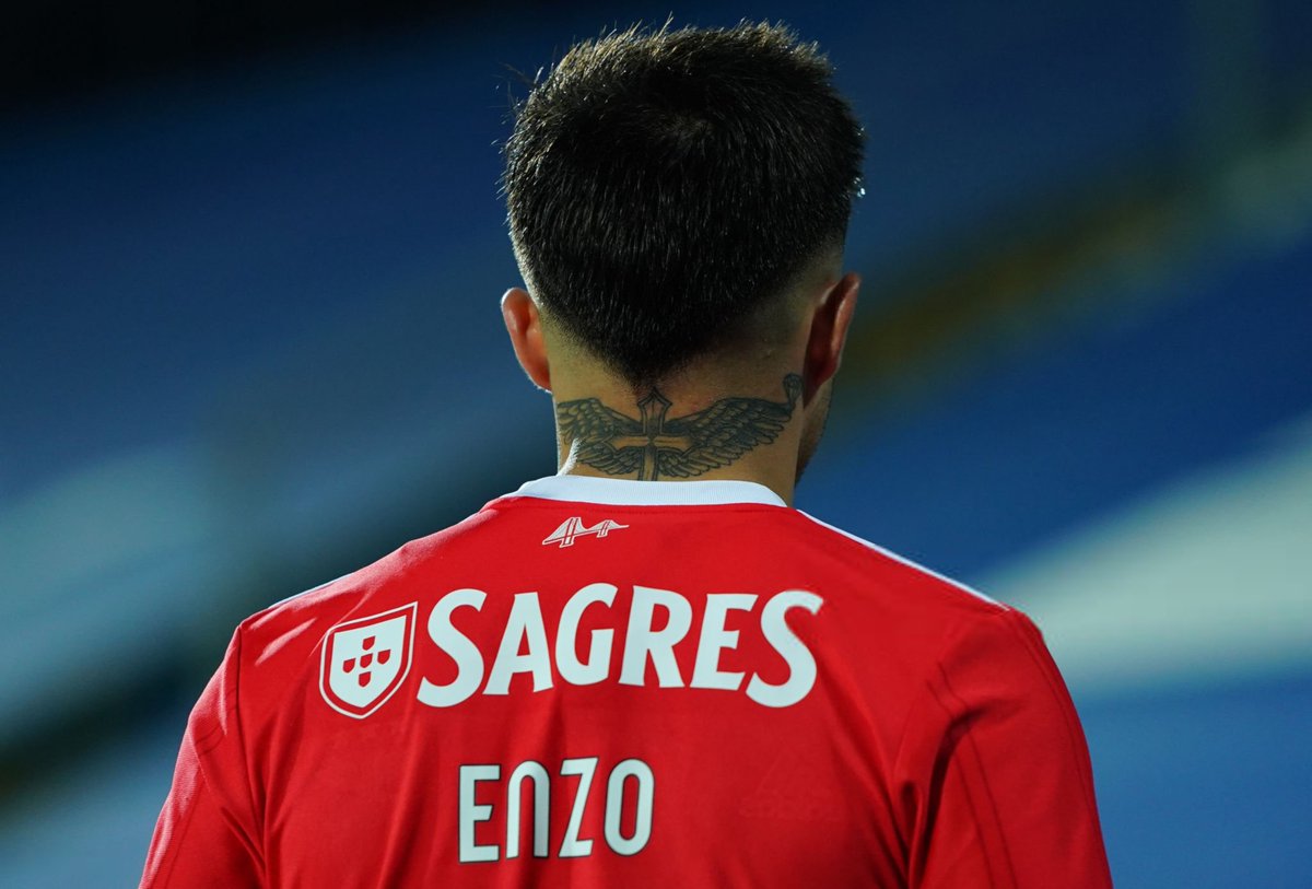 Enzo Fernández, 13 🇦🇷

Foram apenas 29 jogos, mas foram 29 jogos de um dos melhores médio centro que vi jogar no Benfica, a par talvez apenas do Nemanja Matic.
