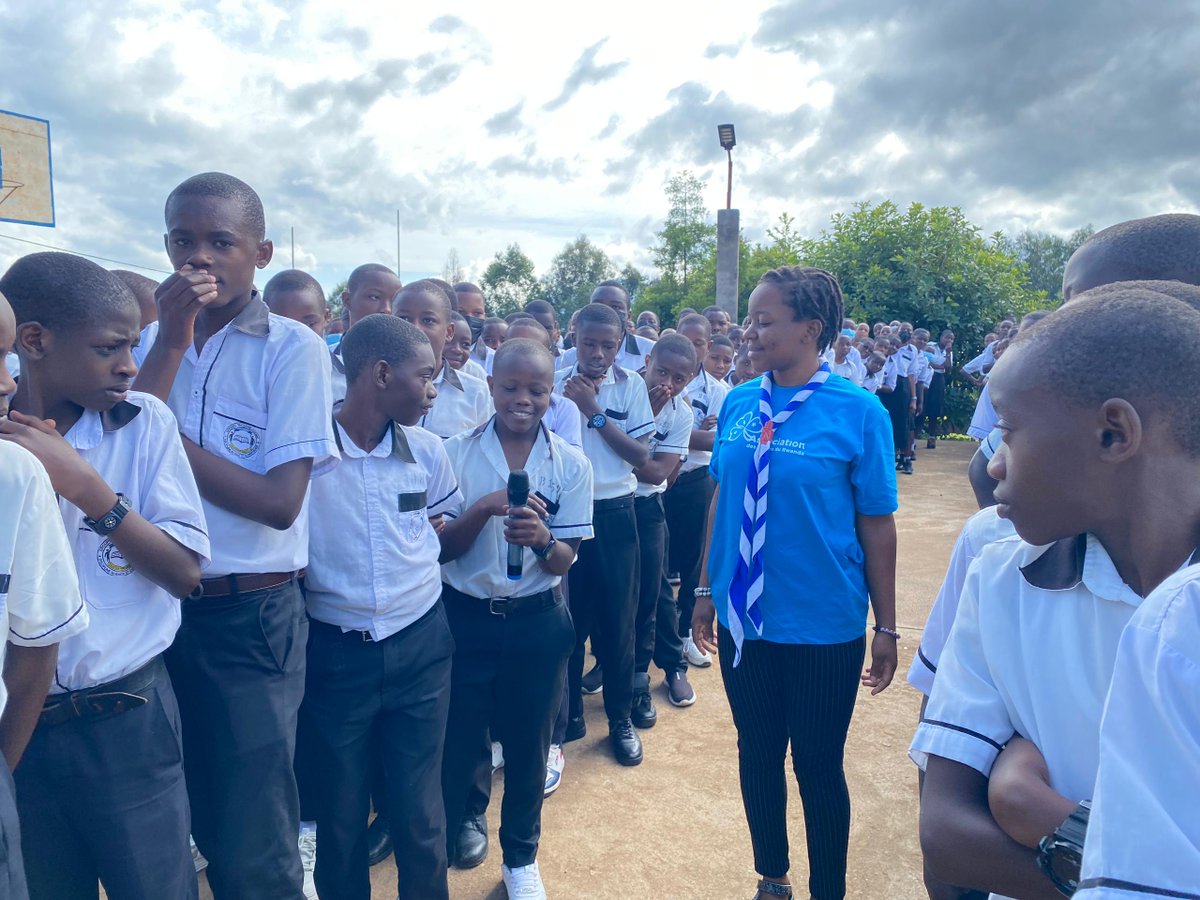 guidesrwanda's tweet photo. On friday, we held a #FreeBeingMe session at GS Kivumu in @RutsiroDistrict, reaching over 300 girls and boys. The students dived into how beauty standards impact their self-confidence and learnt practical ways to challenge these pressures.@wagggsworld @RwandaYouthArts @Rwanda_Edu https://t.co/xJSSAJoTtw