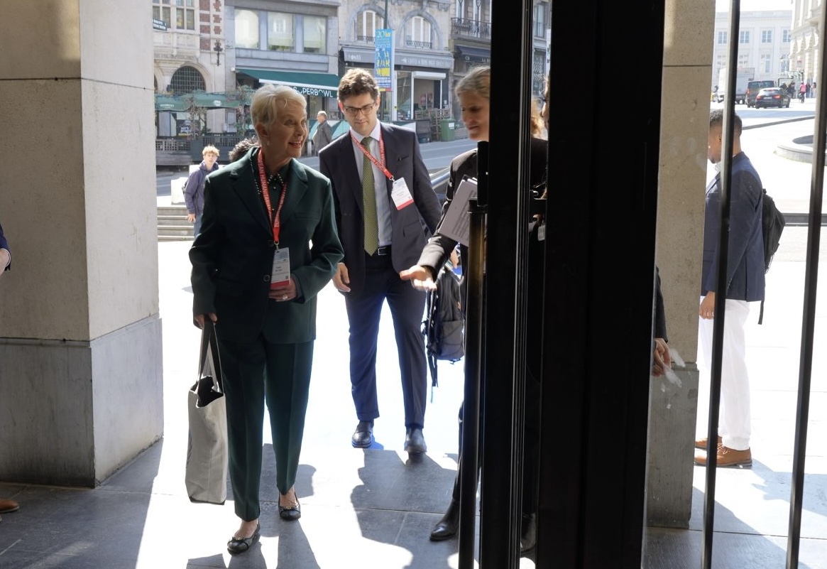 Cindy McCain tweet media