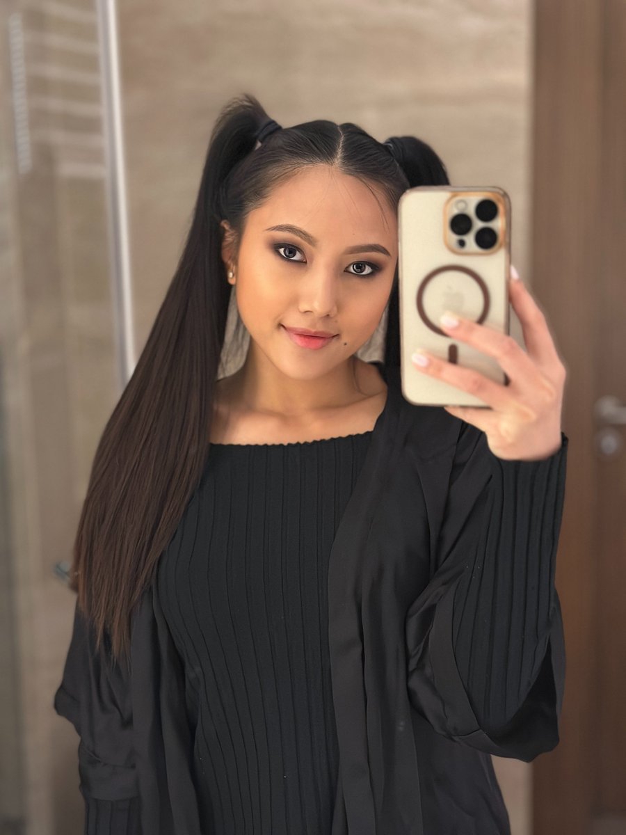 May めい tweet media