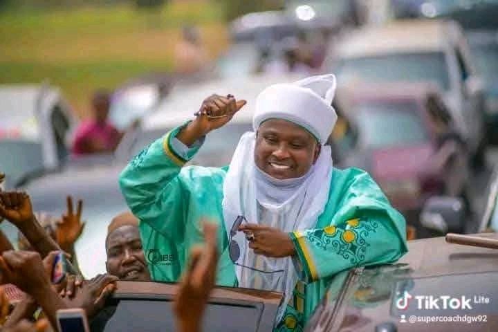 SaleUkashatu's tweet photo. What do you give me, what do you teach me 

What do you drink to quench the fire, father

I know, I don't know politics 👈

What do you give me, what do you fear at night 

Let's go to my place 💃💃💃

The cure for the monkey is the magic of the monkeys 👈 https://t.co/FSZVPP1sNj