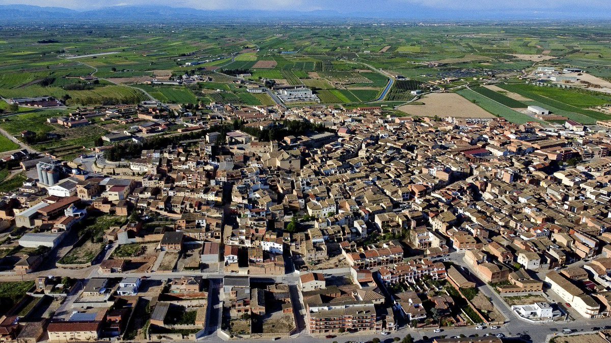 Arbeca i el seu nucli antic des de l’aire, vine a descobrir els seus secrets en una visita guiada, faràs un viatge en el temps.
Entrades: arbeca.koobin.cat/#native-browser
Imatge: David Hernández Sardà