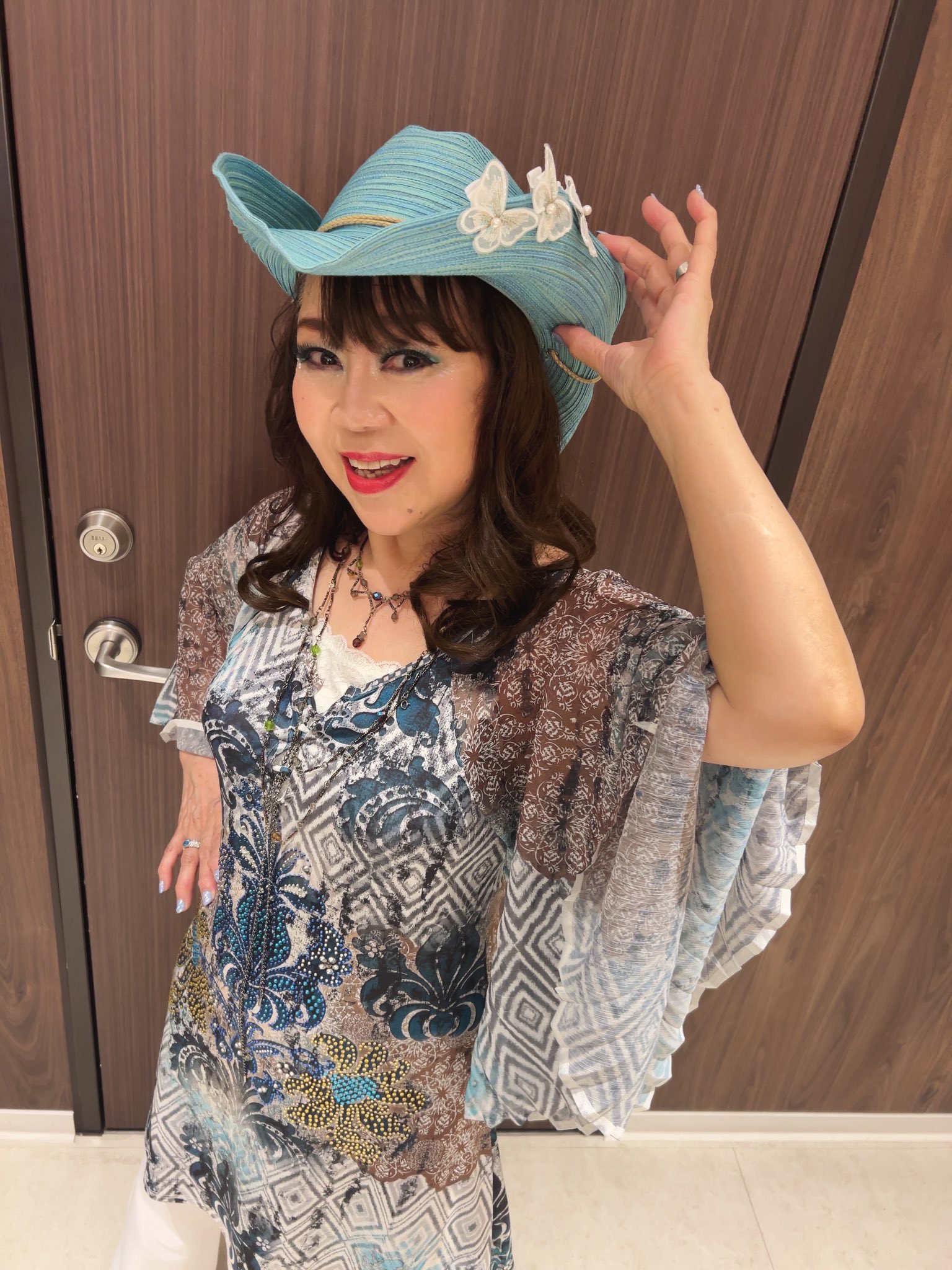 MIQ(MIO)40thセルフカバーアルバム「+1新たな伝説へ」発売中