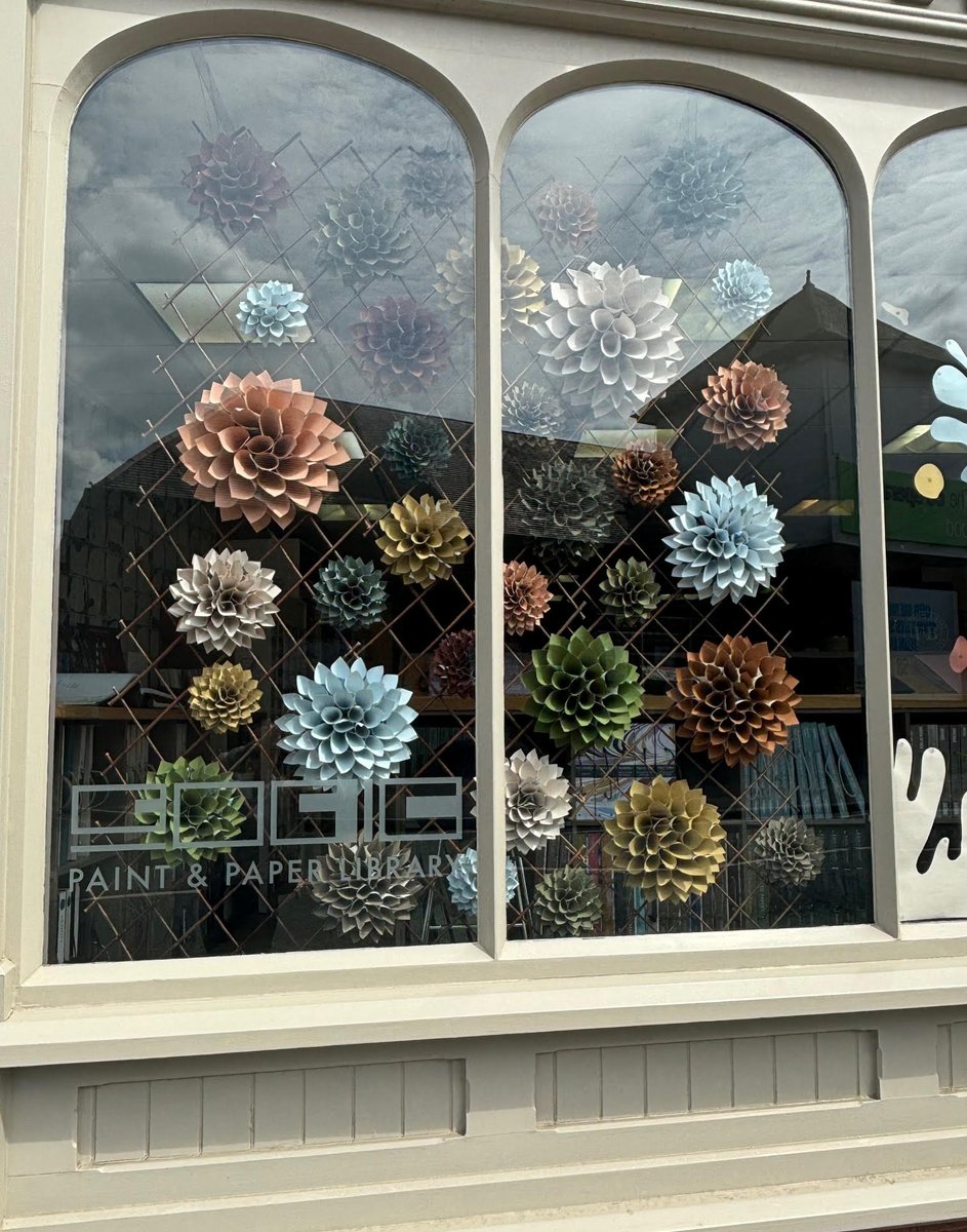 AshbyDecCentre's tweet image. The building is finally being painted!!! Scaffolding going up!

We are open as normal for all your #designerpaint and #wallpaper needs.

Or call for local delivery - 01530 564375

Click and collect at designerpaintstore.com

#Ashby #paint #decor #interiors #designideas #DIY