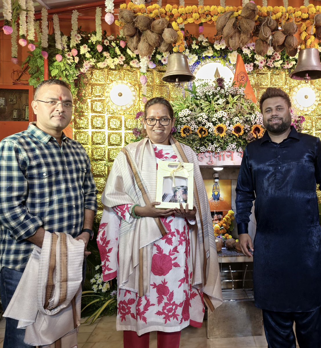 मुंबई काँग्रेस अध्यक्ष आणि खासदार प्रा. वर्षा ताई गायकवाड यांना 'संसद रत्न पुरस्कार' मिळाल्याबद्दल मनःपूर्वक अभिनंदन! 💐<a href="/VarshaEGaikwad/">Prof. Varsha Eknath Gaikwad</a> <a href="/ParleswarP/">Parleswar Pratishthan</a>