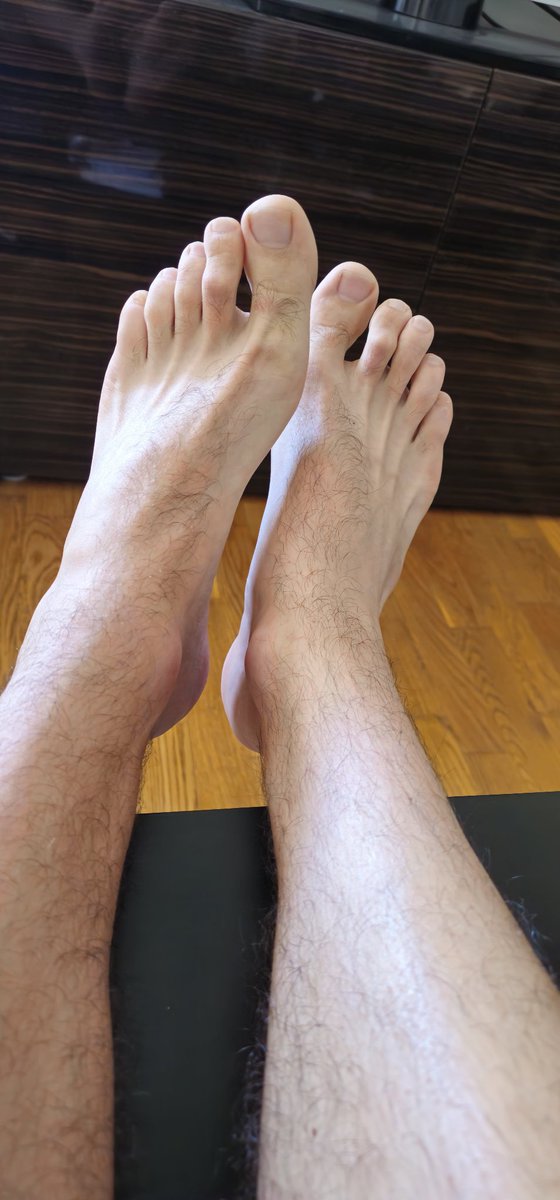 My feet😈 ready to service 😉 #feet #footfetish #guyfeet #hotfeet
