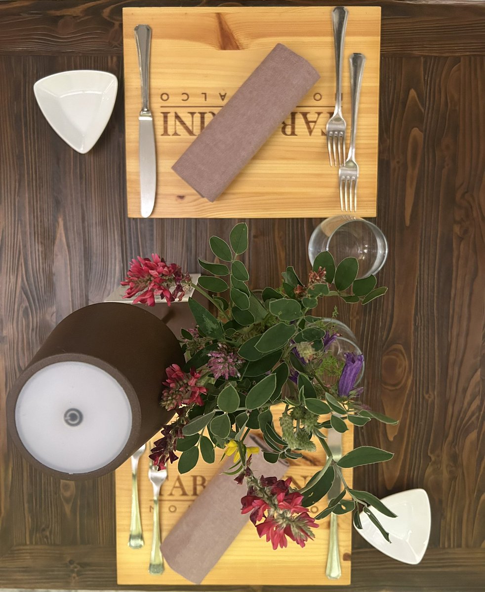 Amiamo i fiori di campo.
#Tipico #osteriadeisensi #Montone #Umbria <a href="/GTabarrini/">Tabarrini Giampaolo</a> <a href="/UmbriaTourism/">Umbria Tourism</a> <a href="/PaoloMorbidoni/">Paolo Morbidoni</a>