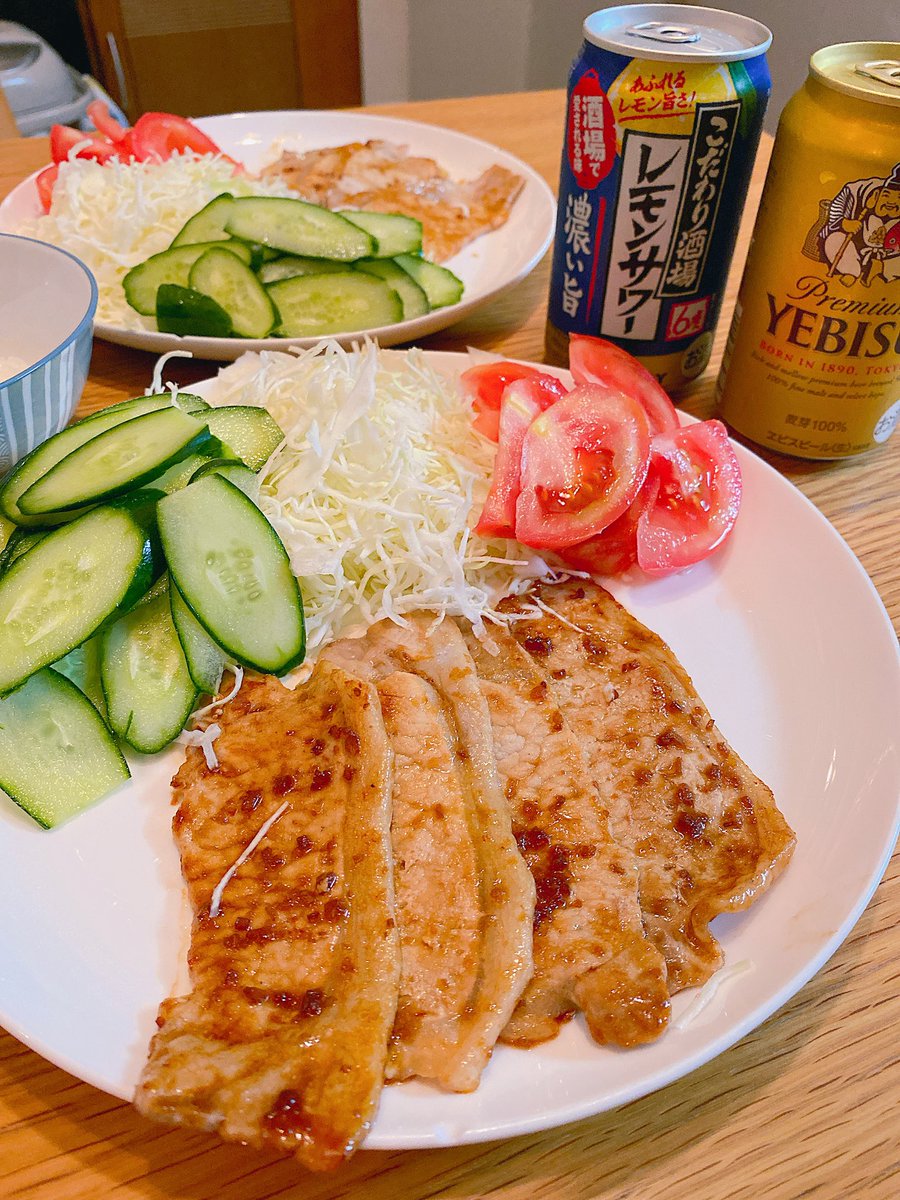 heizod's tweet photo. 研修の合間、久しぶりの自宅🏠で
豚肉の生姜焼きで飲っちゃいまふ🤪

今週は人間ドックなので、とりあえずお酒🍶は節制しなきゃです😅 https://t.co/wwtojSHEmh