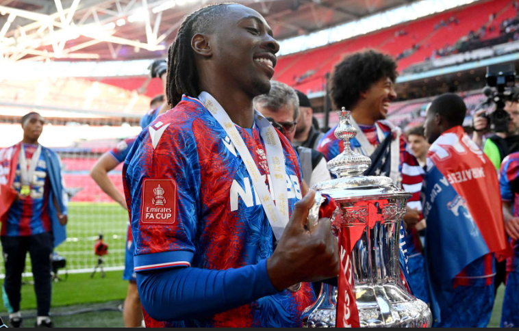 One More Point - Crystal Palace FC Fanzine (@onemorepoint1) on Twitter photo So far in May Eberechi Eze's won a high profile chess tournament, beaten Spurs single-handed, won the FA Cup and we're still only half way through the month.
I swear if <a href="/Eurovision/">Eurovision Song Contest</a> didn't clash with the Cup Final he'd have won that as well ๐ ๐ต ๐ด So far in May Eberechi Eze's won a high profile chess tournament, beaten Spurs single-handed, won the FA Cup and we're still only half way through the month.
I swear if <a href="/Eurovision/">Eurovision Song Contest</a> didn't clash with the Cup Final he'd have won that as well ๐ ๐ต ๐ด