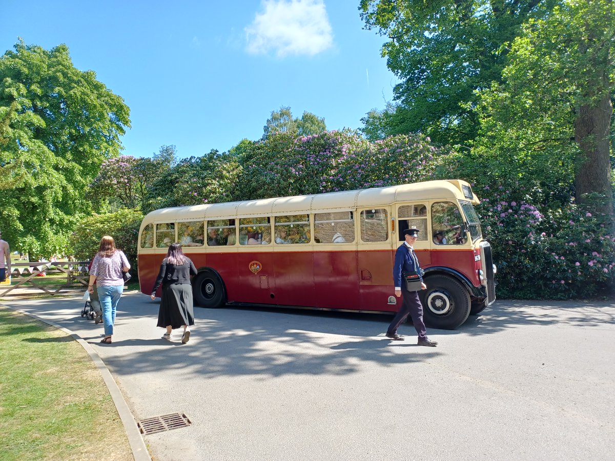 Painting Padiham 2025 was a fabulous day at Gawthorpe Hall - sunshine, artists, lots of visitors in the Hall, vintage bus, picnics on the lawn.