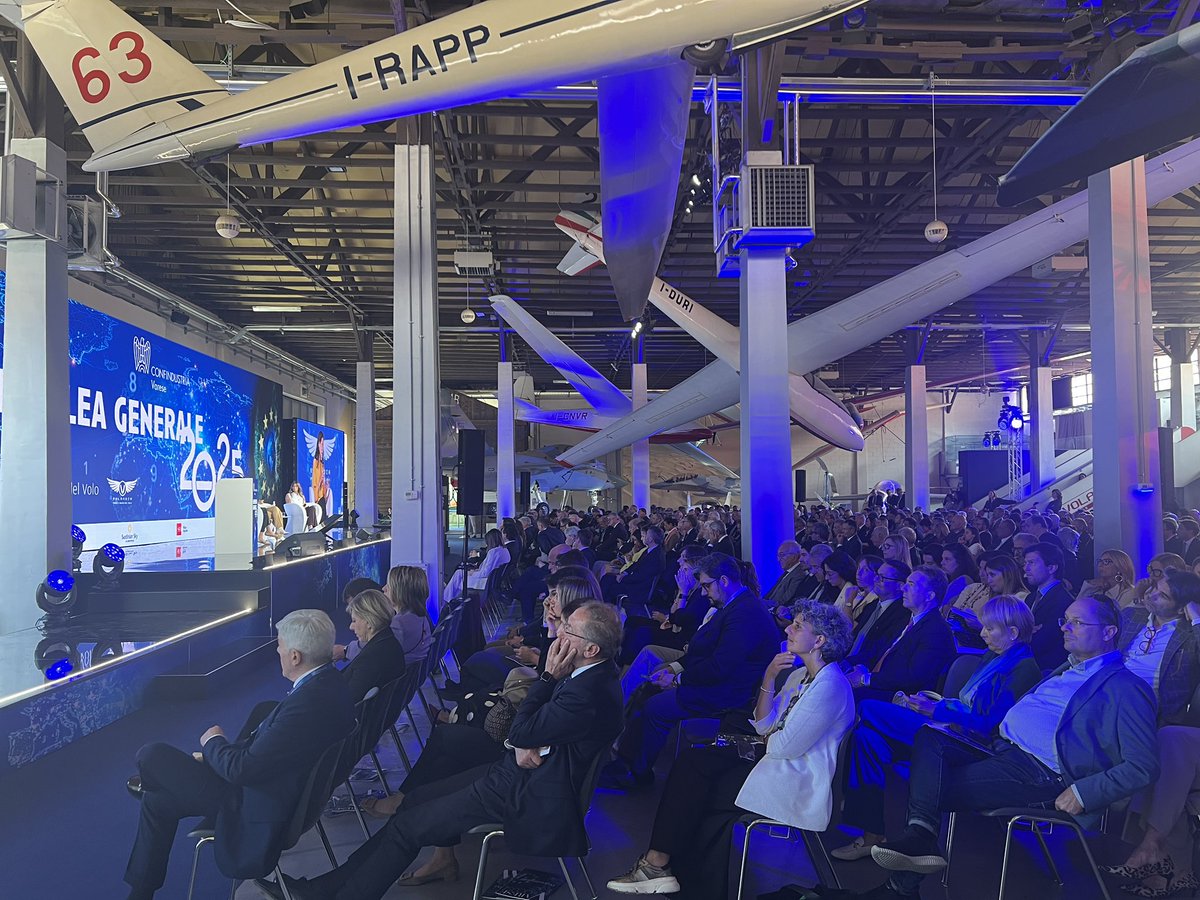 Marco Giovannelli (@marcogio59) on Twitter photo Circa 800 persone per l’assemblea 2025 di <a href="/confindustriava/">Confindustria Varese</a> Circa 800 persone per l’assemblea 2025 di <a href="/confindustriava/">Confindustria Varese</a>
