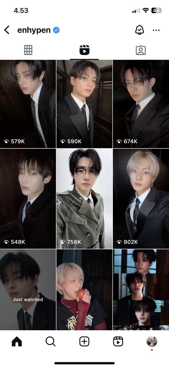 sunghoon ngapa ditambah baju ituu yakk???  SKSKSK 😭😭😭😭🤍🤍🤍