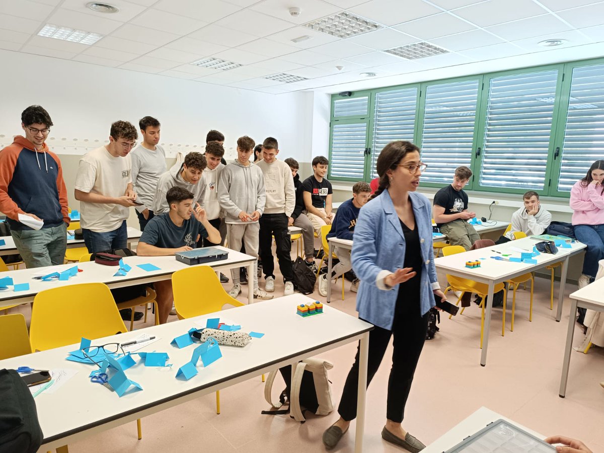 campusigualada's tweet photo. 📚 L’alumnat de GEOIL va rebre una masterclass de @Kaizen  Institute amb Inés Alemany 💬

S’hi van treballar conceptes com el Gemba, els muda, les 5S, la gestió visual i l’estandardització 📊

Una sessió pràctica i molt enriquidora! 🙌
#Kaizen #GEOIL #CampusIgualada #UdL @EPS_UdL https://t.co/uhUvh3uF1i