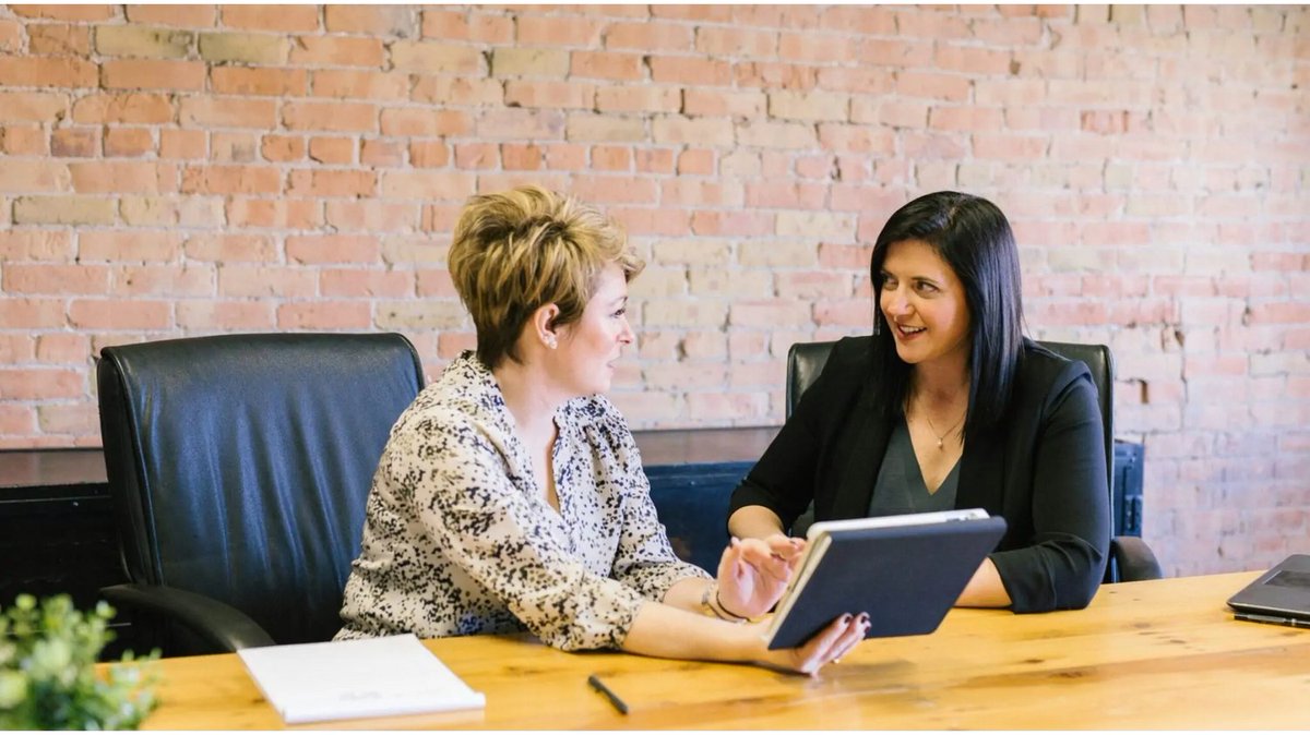 ChatGPT Plus
¿Tus procesos de entrevistas alejan al mejor talento? 🧠 Una mala experiencia puede costarte grandes perfiles. Mejora tu proceso con empatía, claridad y agilidad 👉 somoselemental.es/procesos-de-en… #Talento #RRHH #EmployeeExperience #Entrevistas #RecursosHumanos