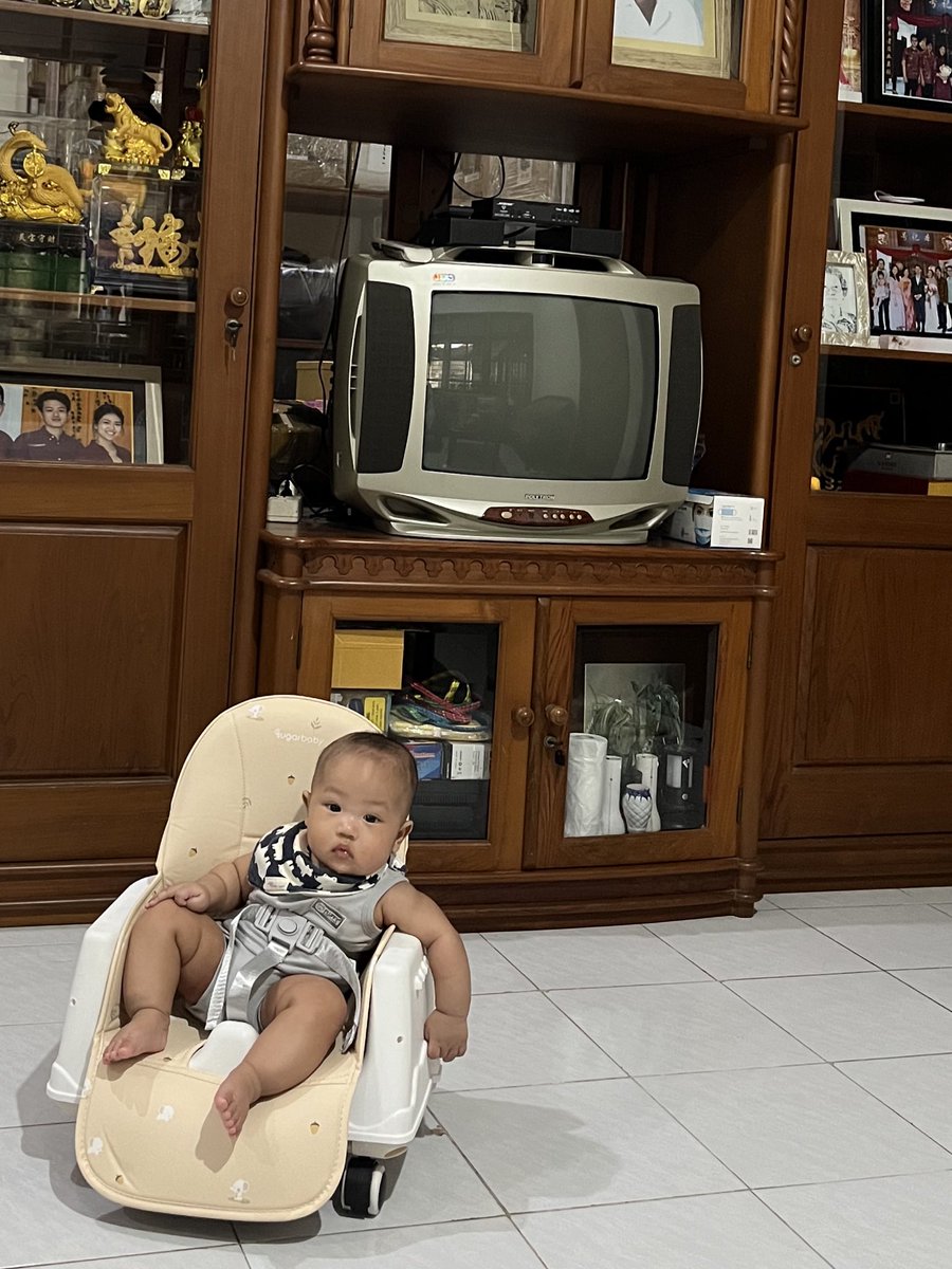 labbiritndyu's tweet photo. Selamat limaa bulannn anak lanangkuuu, sehat dan bahagia selaluu nak 🤍 https://t.co/iBCimfbEAV