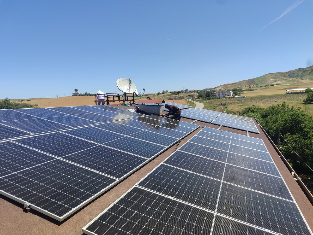 Darabandini's tweet photo. Kar û xebatên me didomin.

#DaraEnergy
#SolarEnergy https://t.co/gbTQ5Agfja