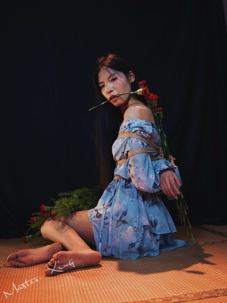 花与女孩1
模特：@_ZQ2002 
缚手：@SiLing00 
场地：@Ropestudio_404 

@Fengsiyuan @huaidanyuan888 @tbzt2024 https://t.co/ErALWxwev7