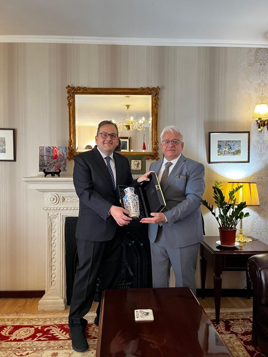 Malta'daki şehitliğimizin korunması başta olmak üzere başarılı çalışmalarıyla Malta-Türkiye ilişkilerinin gelişmesine katkı sağlayan değerli diplomat Valetta Büyükelçimiz Sayın Erdeniz Şen'in vefatını üzüntüyle öğrendim. Merhuma Allah’tan rahmet, yakınlarına sabır dilerim.