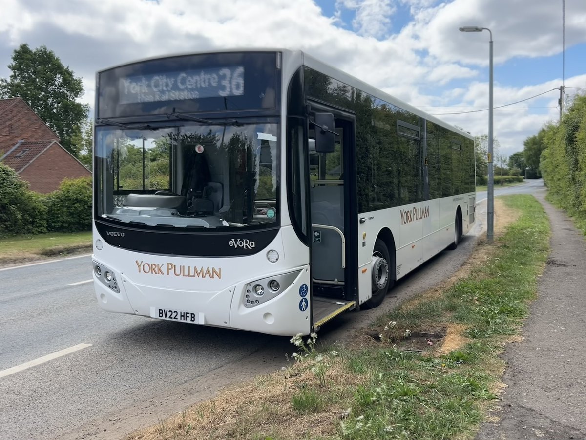 paul_wood91's tweet photo. Back to it today, with an afternoon on the 36/X36. Nice easy start after the weekend off! https://t.co/D6ogfq8tA7