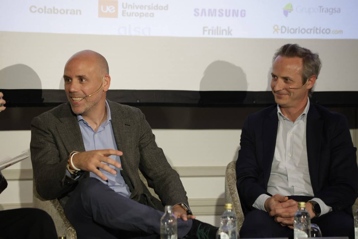 Madridiario's tweet photo. #InteligenciaArtificial  Manuel Patiño, CIO de la @UEuropea: "Tenemos que forman a los chicos para que potencien su uso. Estamos introduciendo todas esas capacidades para que la utilicen como una herramienta. La IA va a cambiar la sociedad y hay que entenderla para sacarle partido". #Madridiario 
, 
➡️ Sigue la jornada en: https://t.co/eBsDFPQweB
