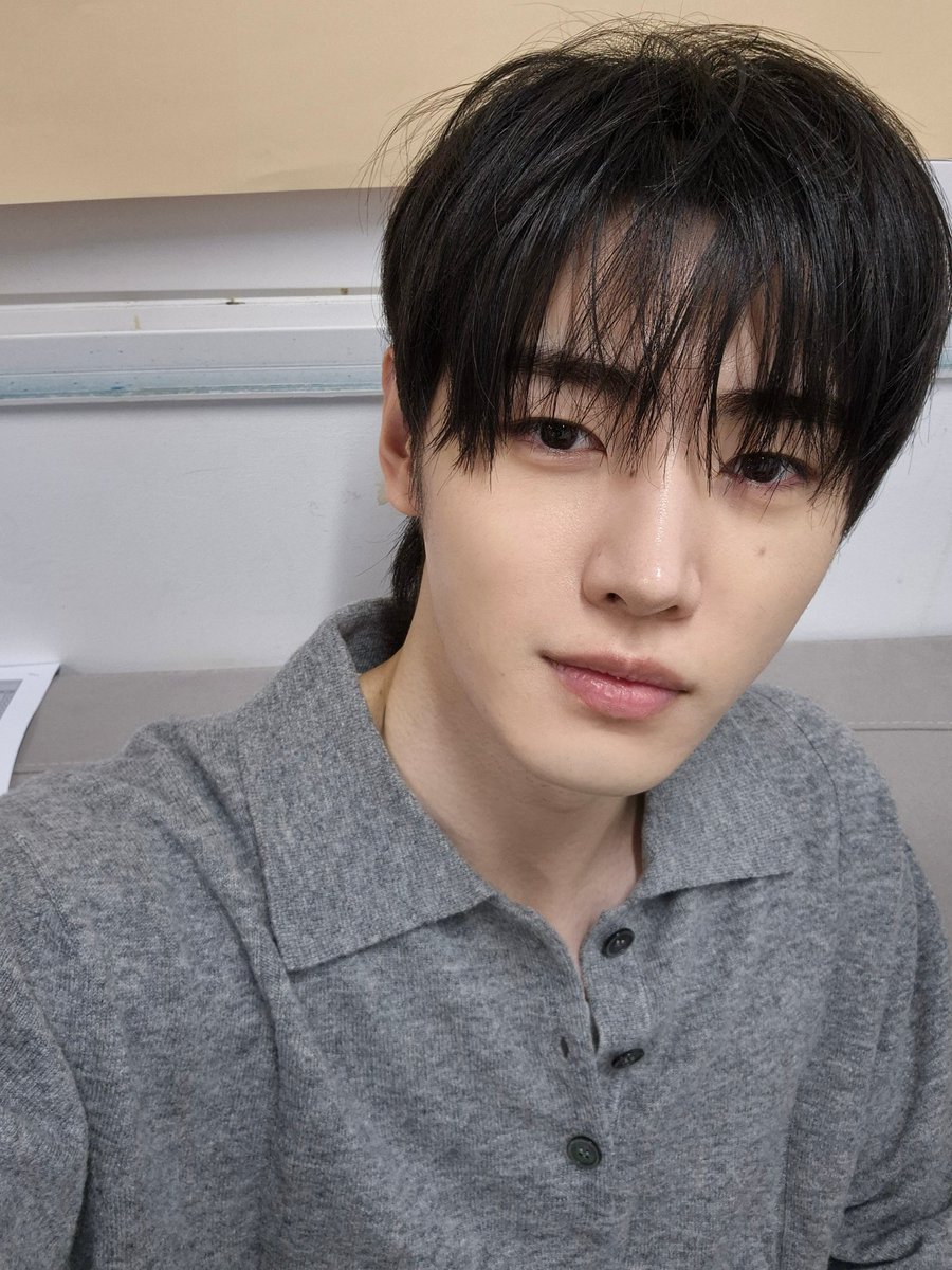 250519 Weverse Post

🐧: 여름이 오고 있구만

#SUNGHOON #성훈 #ソンフン