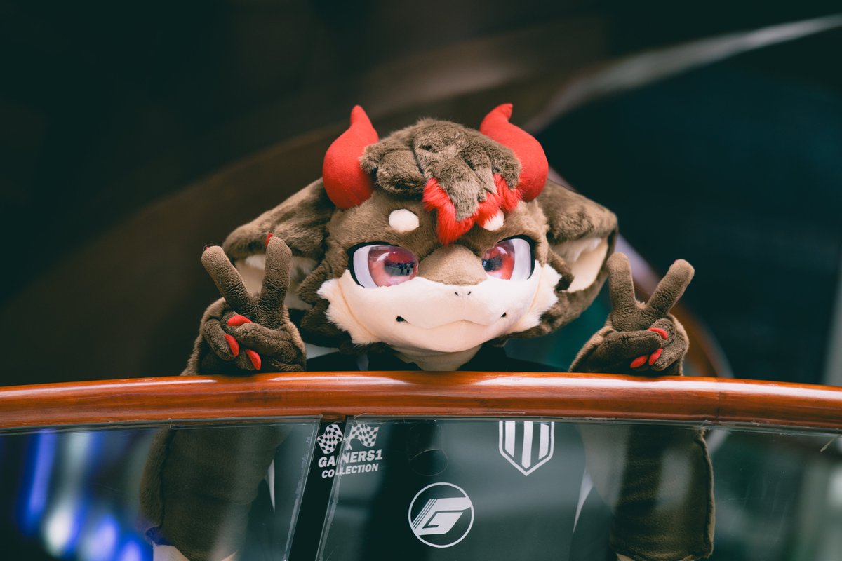 双手比耶✌️✌️
📷 <a href="/DreameoL85783/">米欧Dreameo</a> 
#HiFurry
