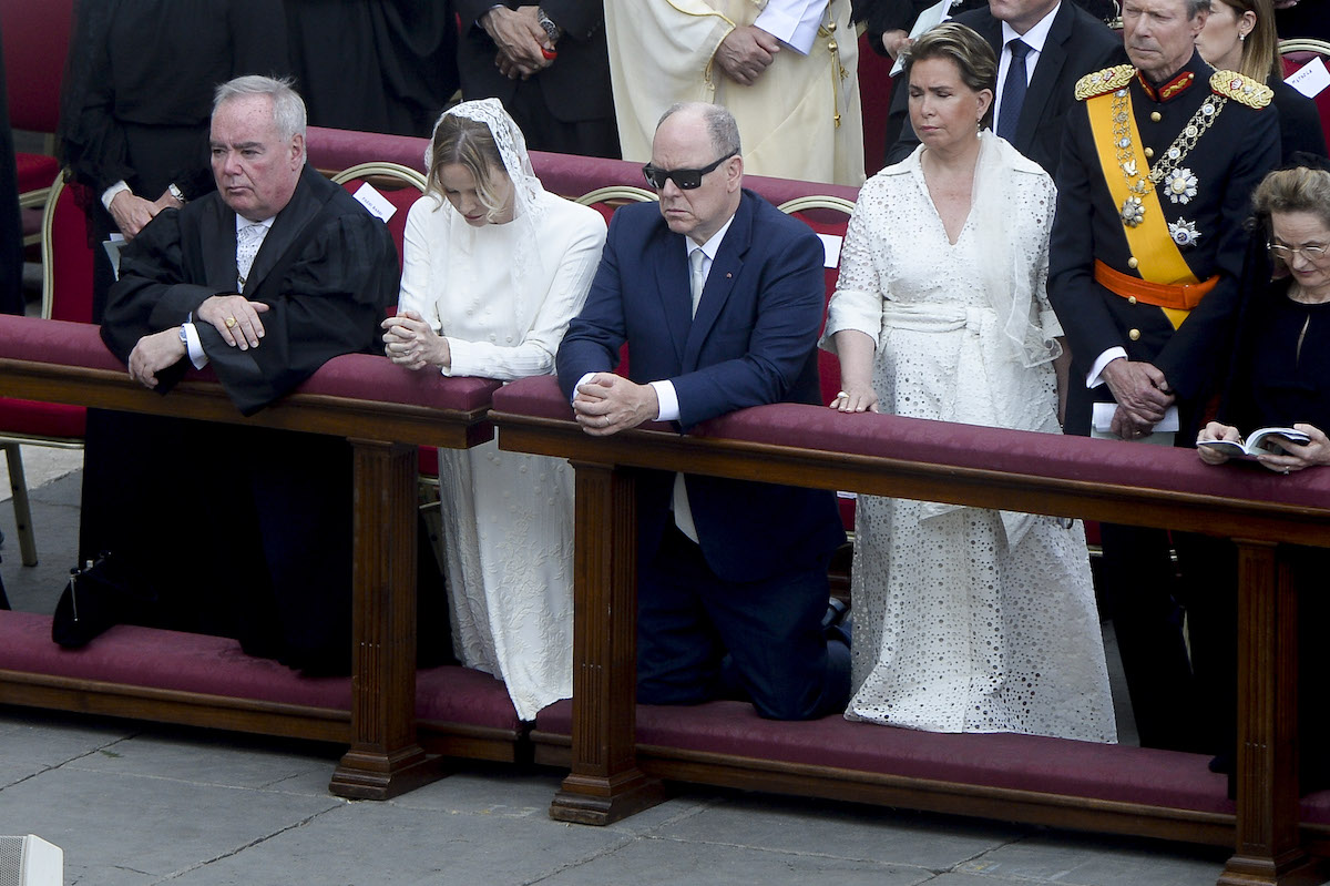 The Grand Master of the #OrderofMalta, Fra’ John Dunlap, took part in the Mass marking the beginning of Pope Leo XIV’s pontificate in St. Peter’s Square, before 200,000 faithful. A moment of sharing and closeness to the new Pontiff. © Vatican Media/Stefano Carofei