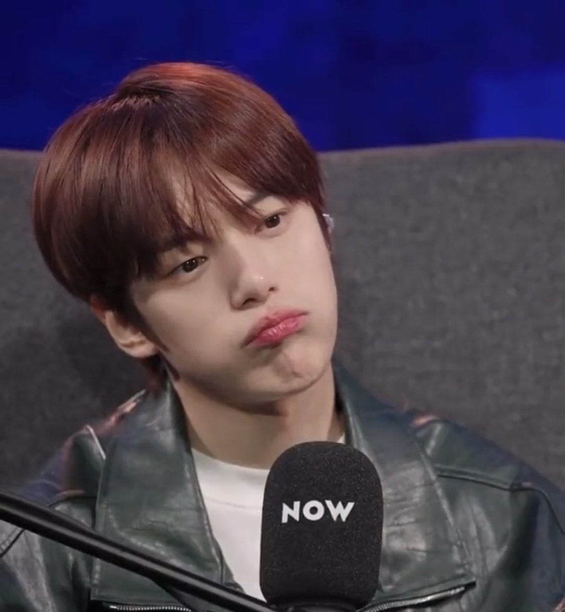 #햄뭉
유방댕 닮은 아들 낳아서 매일 우당탕 아들 케어하다가 이민역 지쳐 잠들면 어떡함

꾸벅꾸벅 졸면서도 아들 사고칠까봐 계속 일어나려고 노력하는 게 보여서 퇴근한 유햄
가방 내려놓고 이민역 안아서 안방에 데려다놓음

"애기 봐야..하는데.."
"어이구 아저씨보다 내가 더 잘보니까 빨리 자"