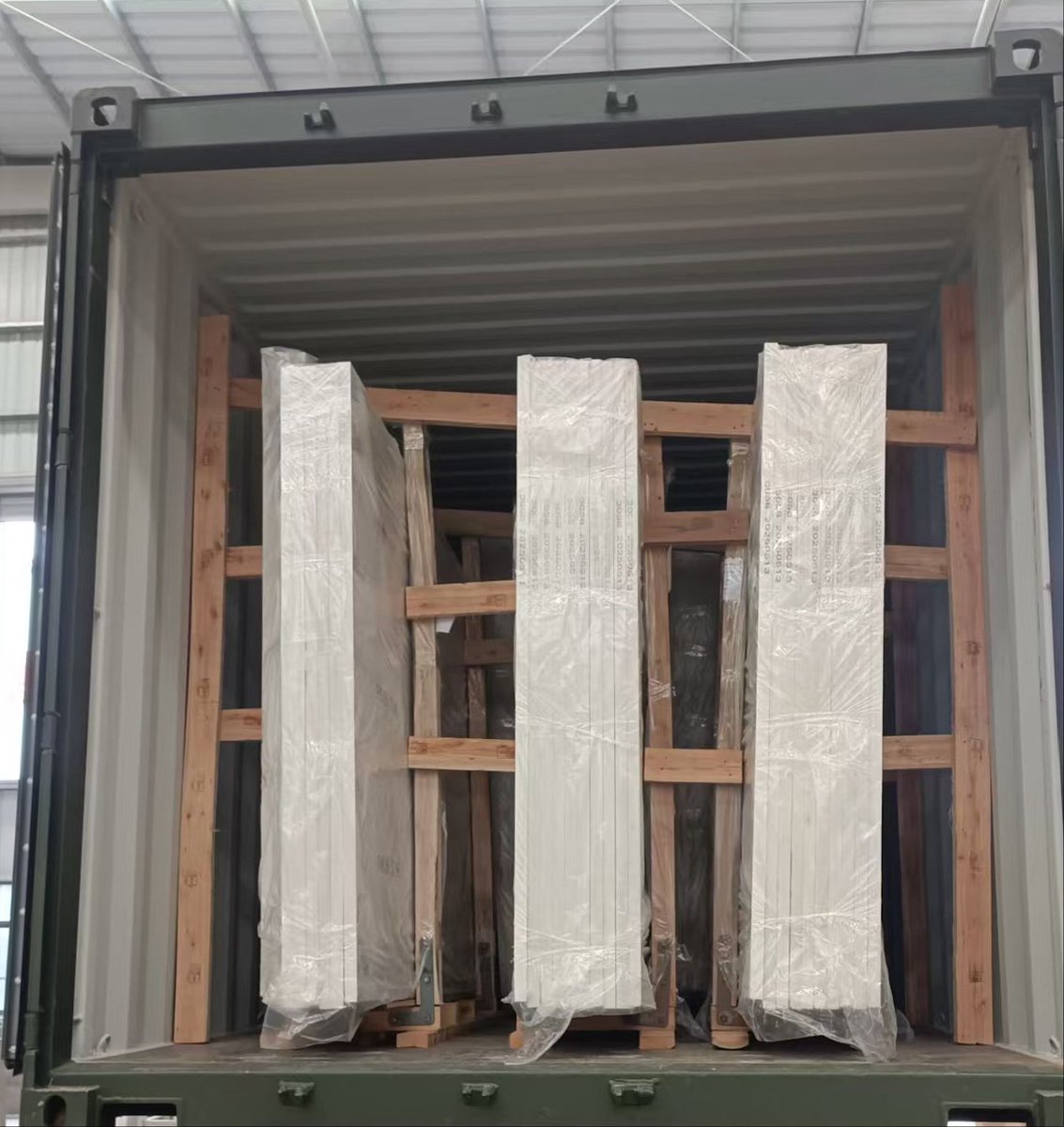 ChenZilingBlog's tweet image. 2025 biz update: Steady &amp;amp; solid! 🙌 Big thanks to our clients &amp;amp; suppliers for the trust &amp;amp; support. Just shipped quartz slabs to Korea! 📷 #BusinessVibes #QuartzSlabs #Grateful