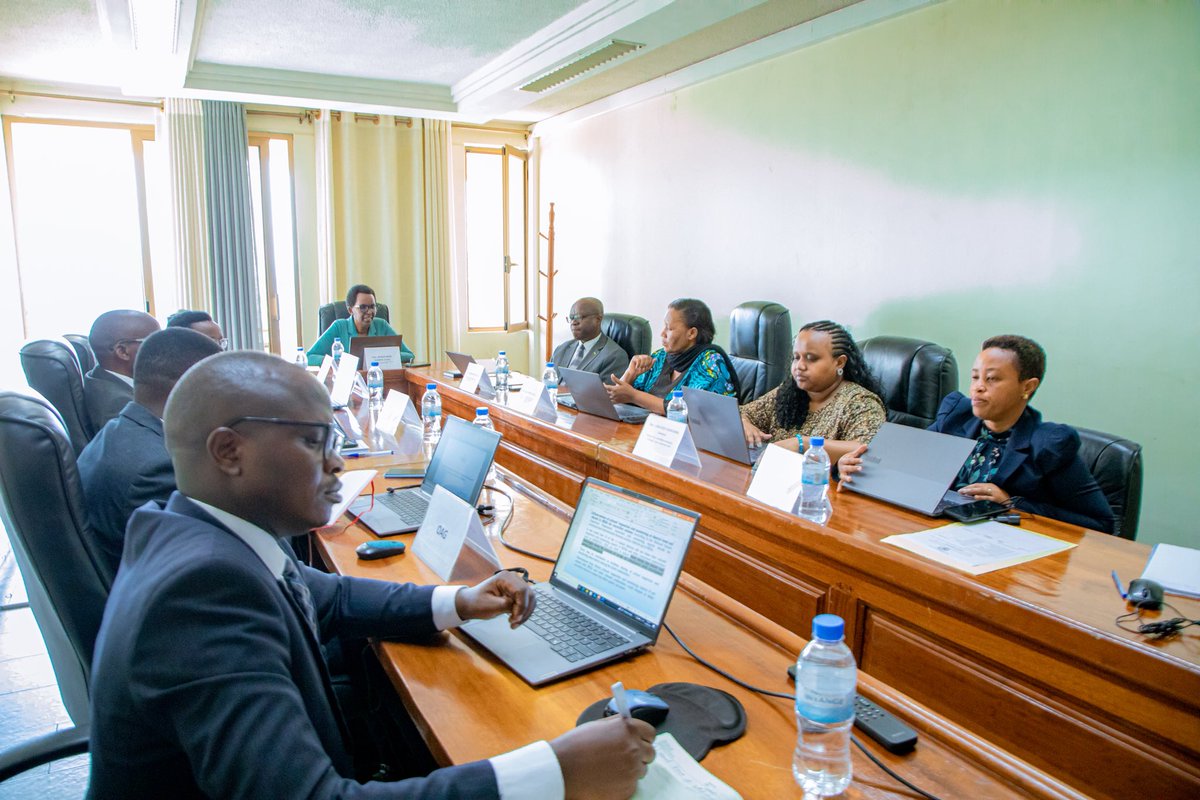 Komisiyo y’Uburezi, Ikoranabuhanga, Umuco, Siporo n'Urubyiruko yatangiye  gusesengura raporo y'igenzura ricukumbuye ryakozwe n'Umugenzuzi Mukuru w'Imari ya Leta muri Gashyantare 2025 kuri "Schools' inspection and monitoring" mu Kigo cy'Igihugu gishinzwe ibizamini n'ubugenzuzi mu