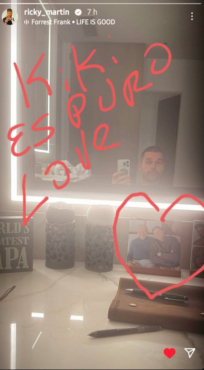 _ZoeSoledad_'s tweet photo. @ricky_martin Te Quiero Mucho Hermoso 💕 https://t.co/uey7uU8mcM