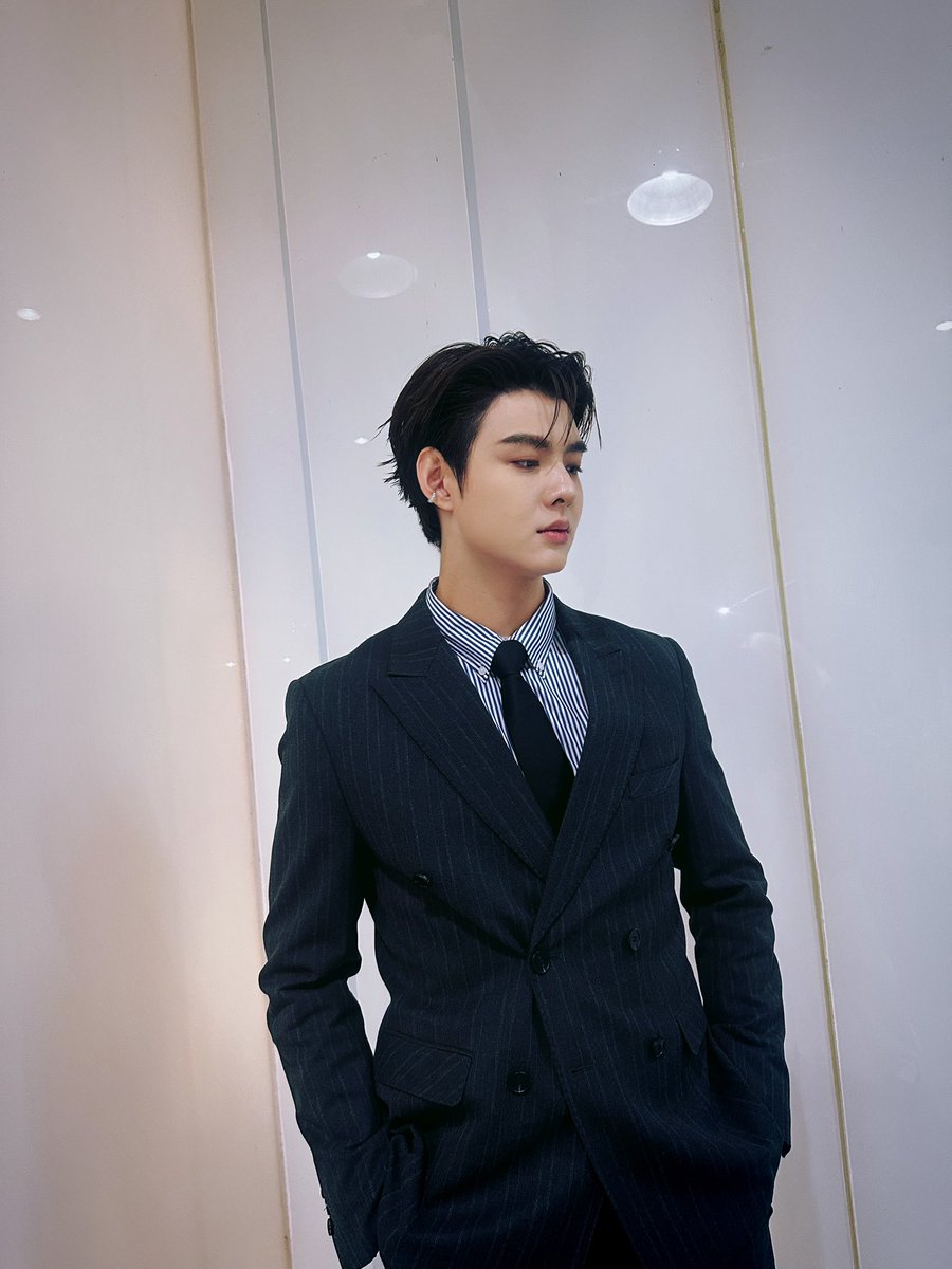 Saint_sup's tweet photo. ขอขอบคุณทุก ๆ คนที่ให้ความสนใจ #InThe8ight สมัครกันมาเยอะมากถึง 600 คน! แต่ละคนเก่ง ๆ ทั้งนั้นเลย กว่าจะคัดเหลือ 30 คนสุดท้ายได้ สุดยอดจริง ๆ คับ ขอบคุณ Workpoint ด้วยนะคับที่จับมือกับ Idolfactory และ ขอบคุณ ฟรีน เบ็คกี้ เฟย์ เมย์ ที่มาสร้างสีสันให้กับทุกคน
#InThe8ight #Saint_sup https://t.co/ba4oK1YlzF