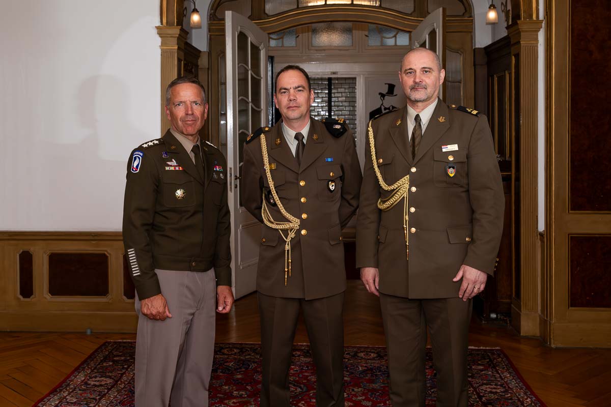 KroBotschaft's tweet photo. We hosted a panel on European security organized by the German-Croatian Forum. Lt. Gen. Andrew #Rohling, Deputy Chair of the @NATO Military Committee, discussed defense cooperation &amp; key challenges Europe faces, while 
@BakotaGordan highlighted 🇭🇷's role in 🇪🇺 &amp; #WesternBalkans. https://t.co/rfeaasptJ4