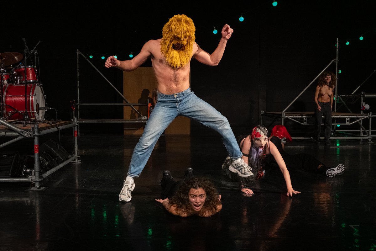 TeatrosCanal's tweet photo. 🌙’Delirious Night’ de @metteingvartsen Un grupo de nueve intérpretes entrega sus cuerpos a una noche delirante de baile y música.
📆 21 de mayo
➡️https://t.co/eQ6AeivQp3
#MadridesCultura #40MED https://t.co/FHf8Pn60BW