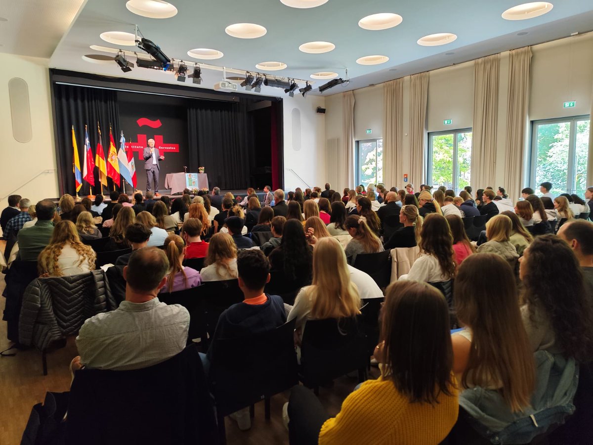 LearnCyL's tweet image. @jcyl  apoya la XIV edición del Concurso de Lectura en Español 🇩🇪🇪🇸  
Organizado por @EduespAlemania, @InstCervantes Fráncfort y la a Asociación Alemana de Profesores de Español (DSV)
¡Una celebración de la lengua y la lectura entre culturas!  
#EspañolParaTodos #LecturaEnEspañol